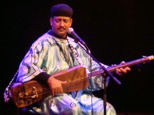 Hamid El Kesri with guembri